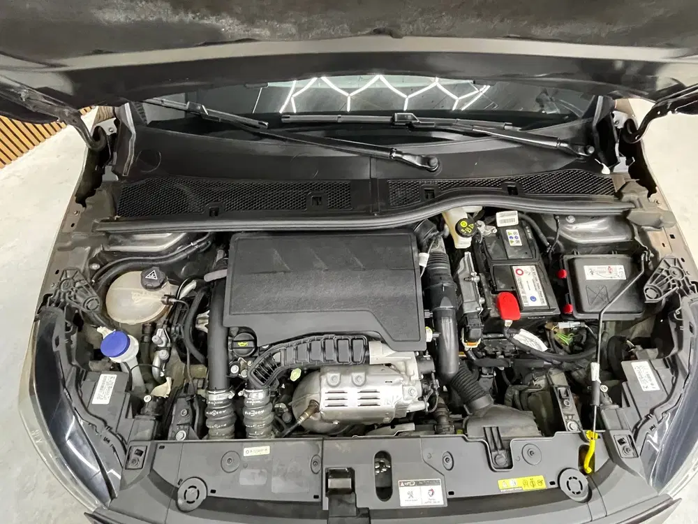Peugeot 208 1.2 Turbo Allure AUTOMAAT uit 2020, foto 11