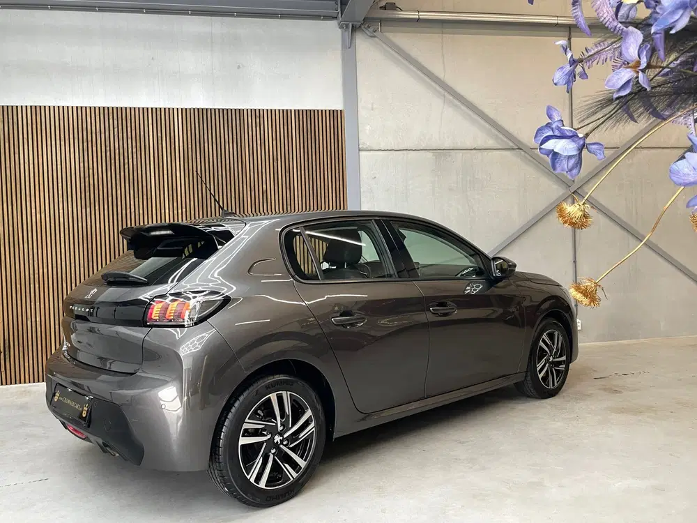 Peugeot 208 1.2 Turbo Allure AUTOMAAT uit 2020, foto 5