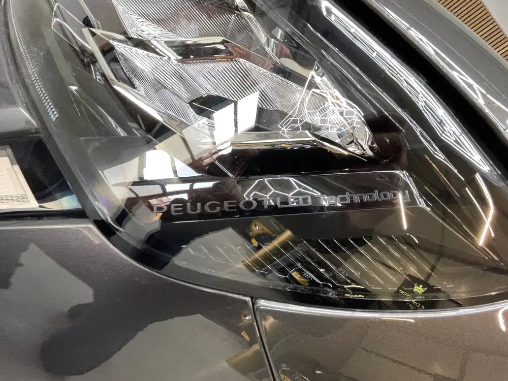 Peugeot 208 1.2 Turbo Allure AUTOMAAT uit 2020, foto 8