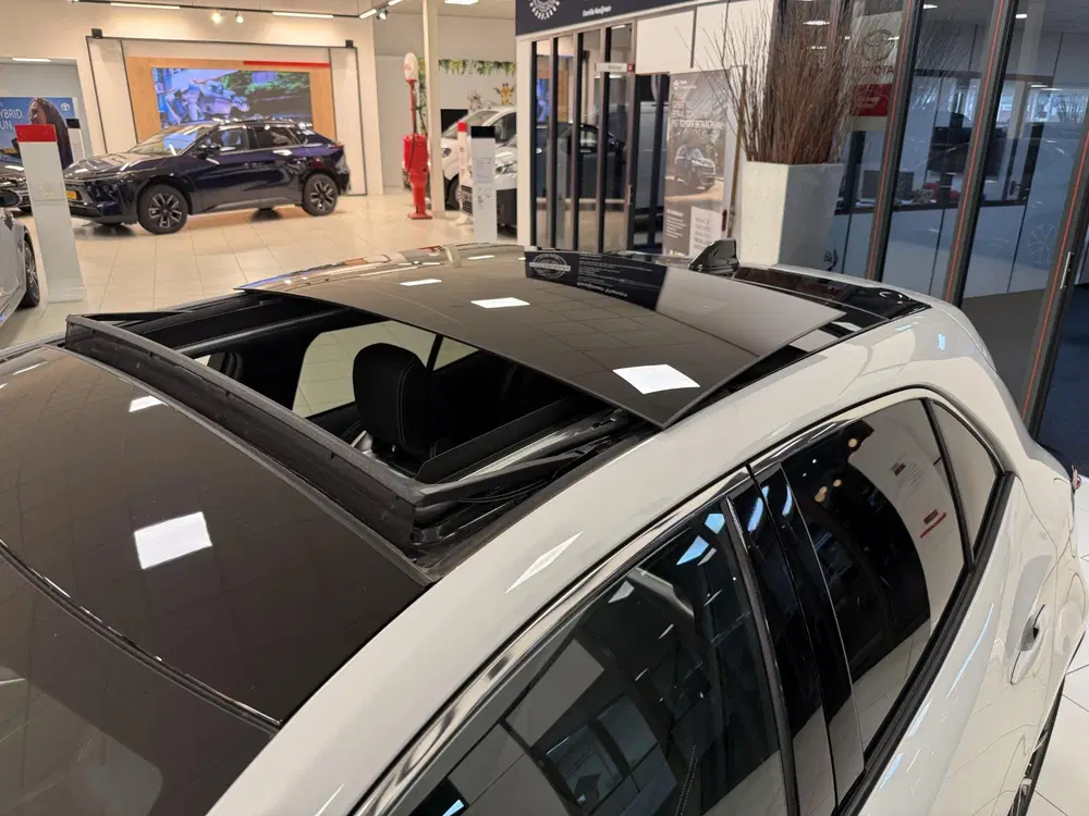 Toyota Corolla Hybrid 140 Executive + Panorama schuif uit 2025, foto 12
