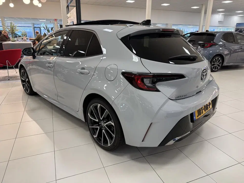 Toyota Corolla Hybrid 140 Executive + Panorama schuif uit 2025, foto 2