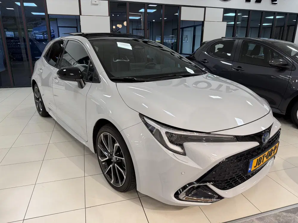 Toyota Corolla Hybrid 140 Executive + Panorama schuif uit 2025, foto 4