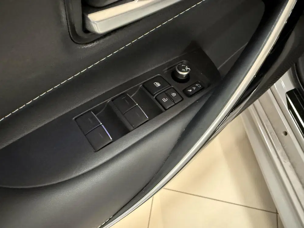 Toyota Corolla Hybrid 140 Executive + Panorama schuif uit 2025, foto 7