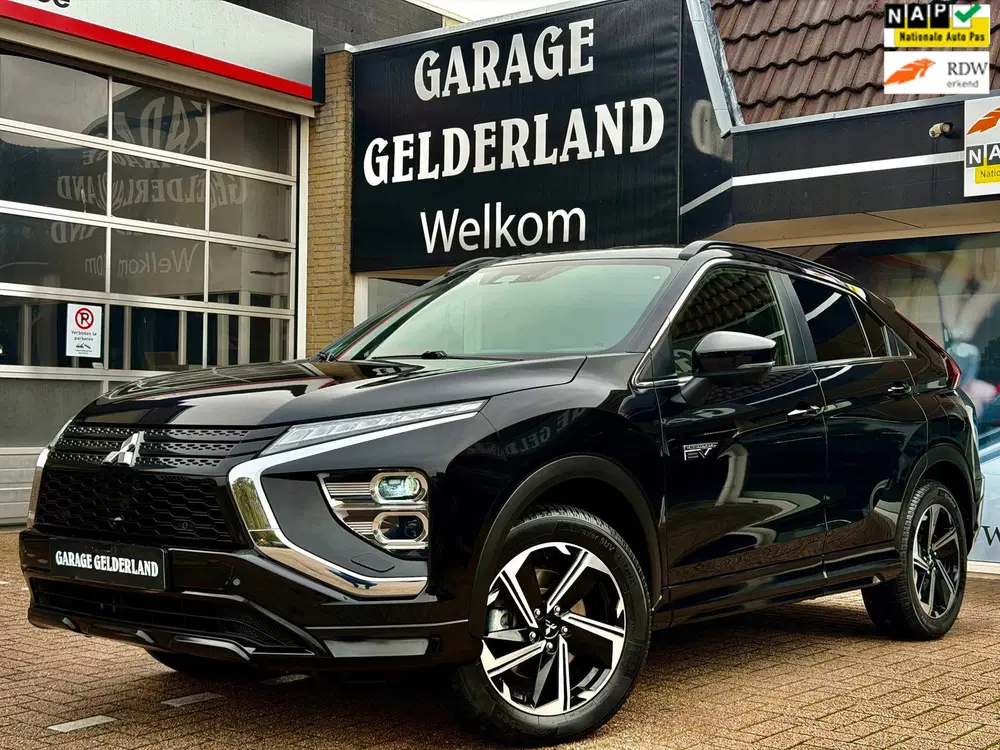 Mitsubishi Eclipse Cross 2.4 PHEV Instyle uit 2025