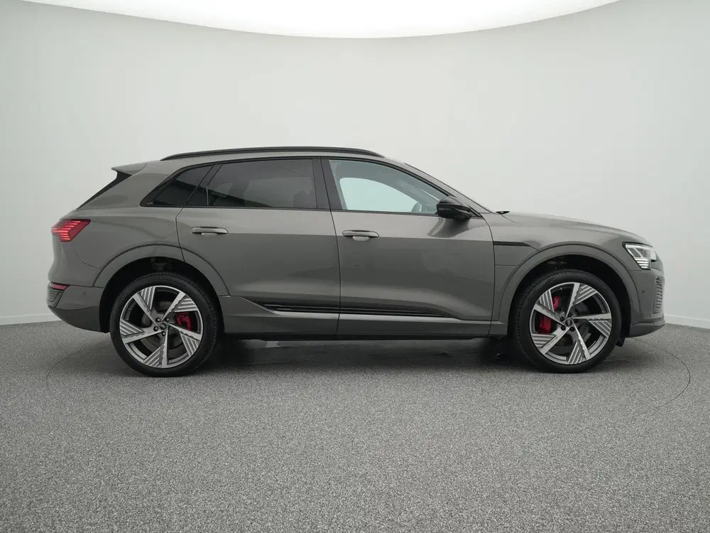 Audi Q8 e-tron 50 quattro S Edition 95 kWh uit 2024, foto 12