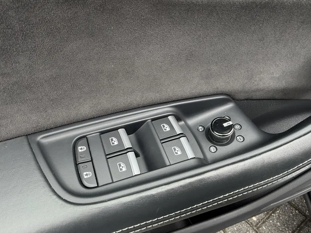 Audi RS Q8 4.0 TFSI RS Q8 quattro uit 2021, foto 12