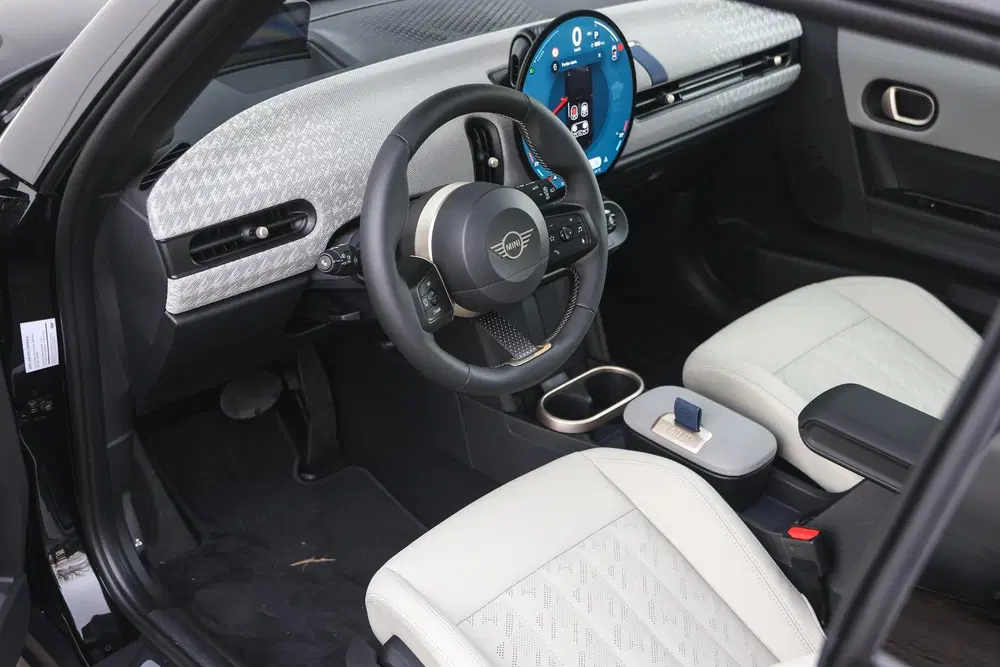 Mini Hatchback Cooper C Automaat uit 2026, foto 3