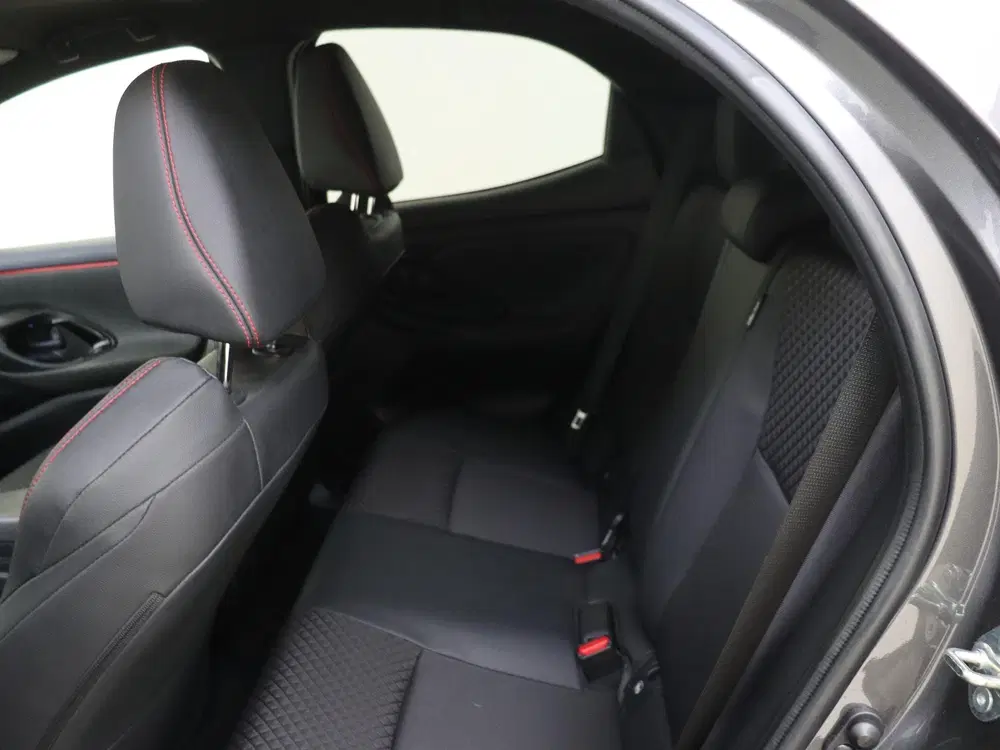 Toyota Yaris 1.5 Hybrid Executive uit 2022, foto 13