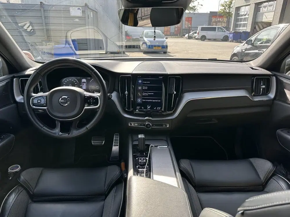 Volvo XC60 T8 Twin Engine 405pk Geartronic AWD Polest uit 2020, foto 2
