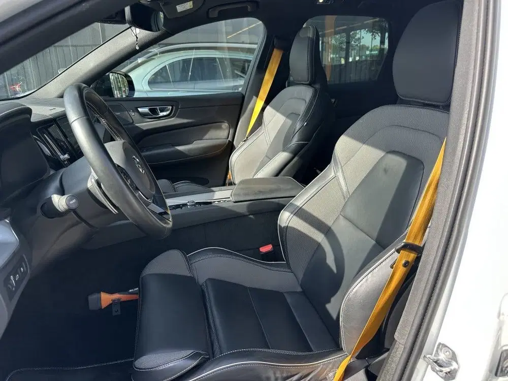 Volvo XC60 T8 Twin Engine 405pk Geartronic AWD Polest uit 2020, foto 3