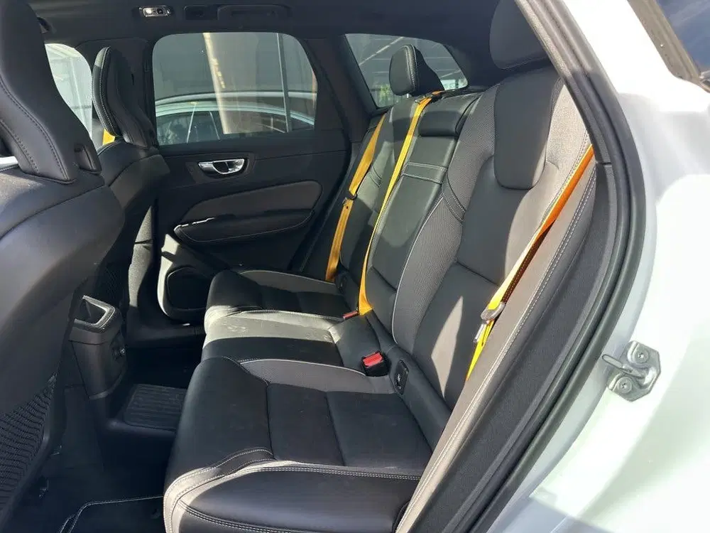 Volvo XC60 T8 Twin Engine 405pk Geartronic AWD Polest uit 2020, foto 4