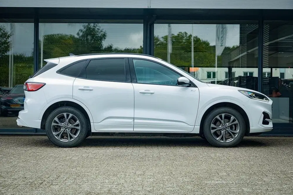 Ford Kuga 2.5 PHEV ST-Line uit 2022, foto 13