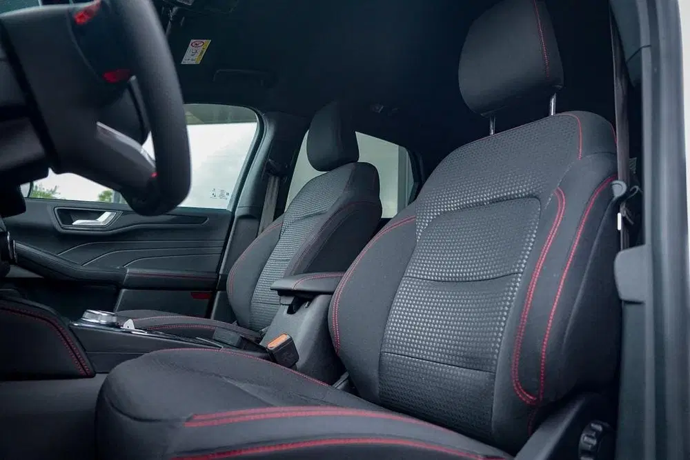 Ford Kuga 2.5 PHEV ST-Line uit 2022, foto 2