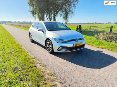 Volkswagen Golf 1.5 TSI MOVE Business uit 2024