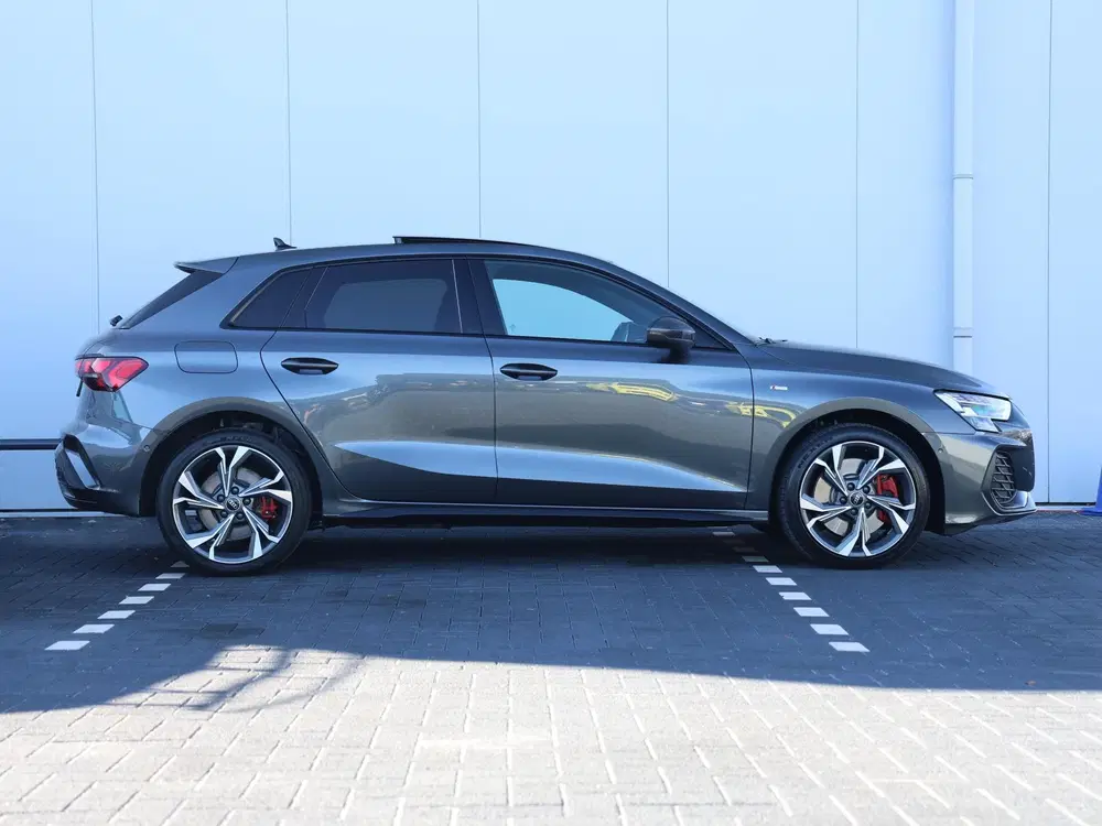 Audi A3 45 TFSI e S edition Competition uit 2026, foto 2