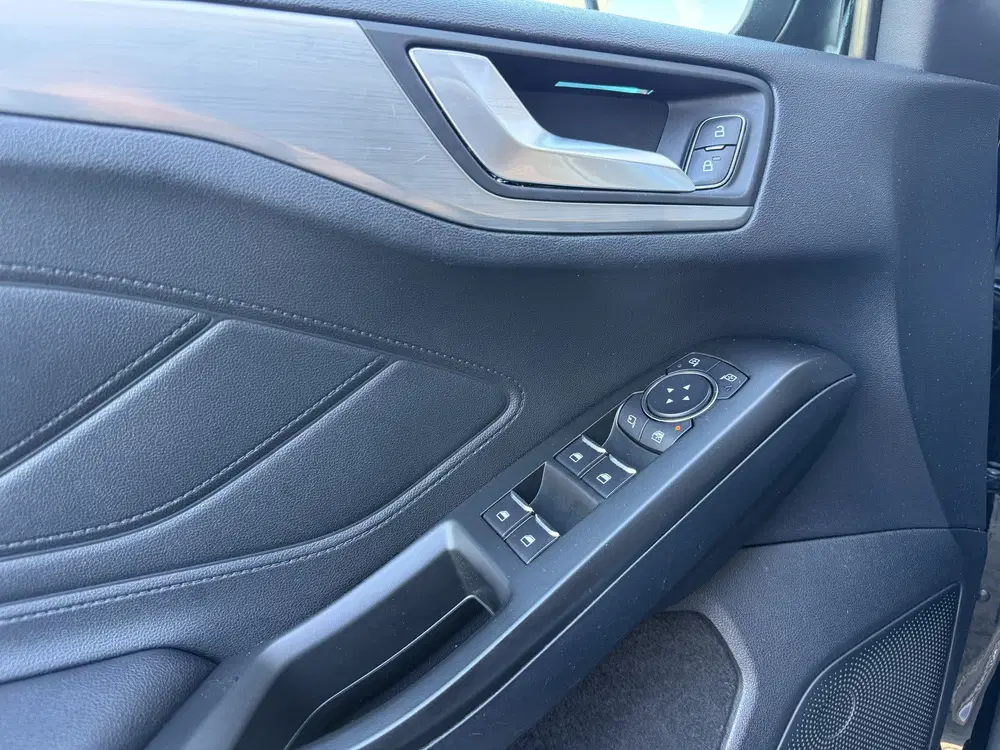 Ford Focus 1.0 EcoBoost Titanium Business Automaat C uit 2019, foto 13
