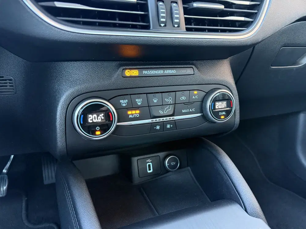 Ford Focus 1.0 EcoBoost Titanium Business Automaat C uit 2019, foto 9