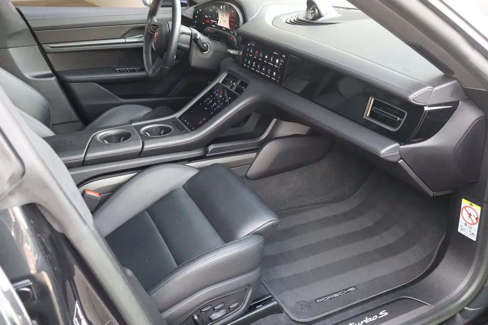 Porsche Taycan Turbo S *Nieuwprijs € 202.452 uit 2023, foto 7