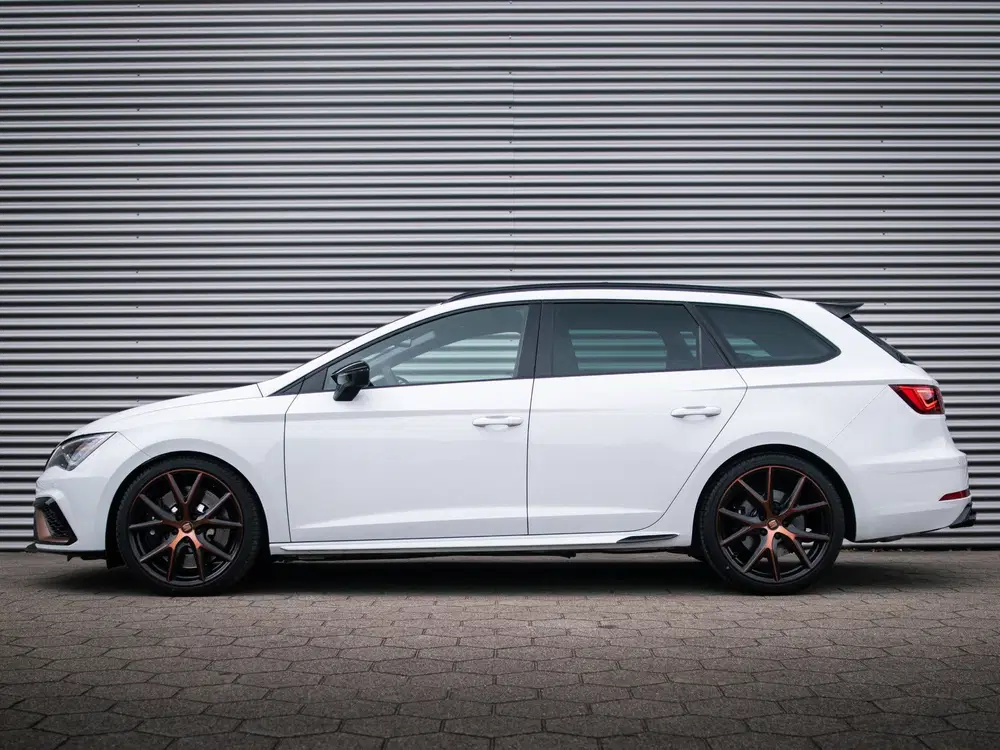 SEAT Leon 2.0 TSI CUPRA R 4DRIVE PANO CARBON BREMBO uit 2020, foto 2