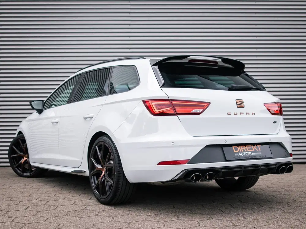 SEAT Leon 2.0 TSI CUPRA R 4DRIVE PANO CARBON BREMBO uit 2020, foto 3