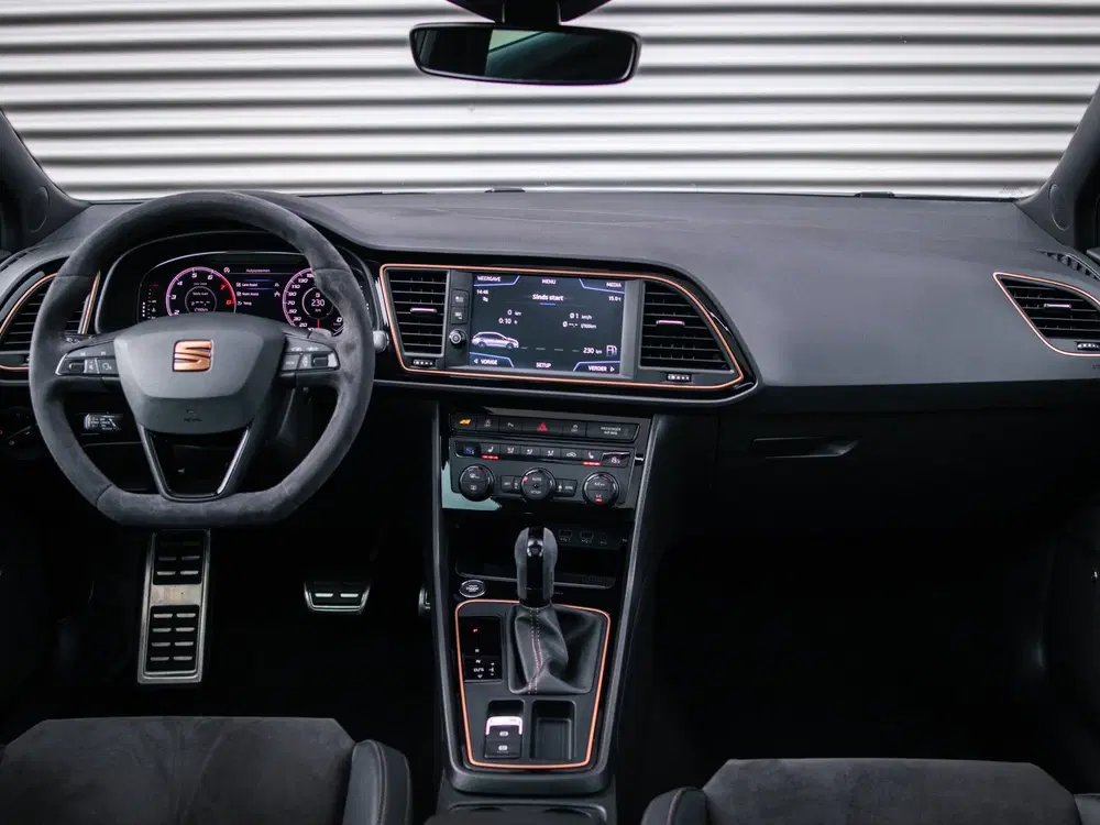 SEAT Leon 2.0 TSI CUPRA R 4DRIVE PANO CARBON BREMBO uit 2020, foto 7