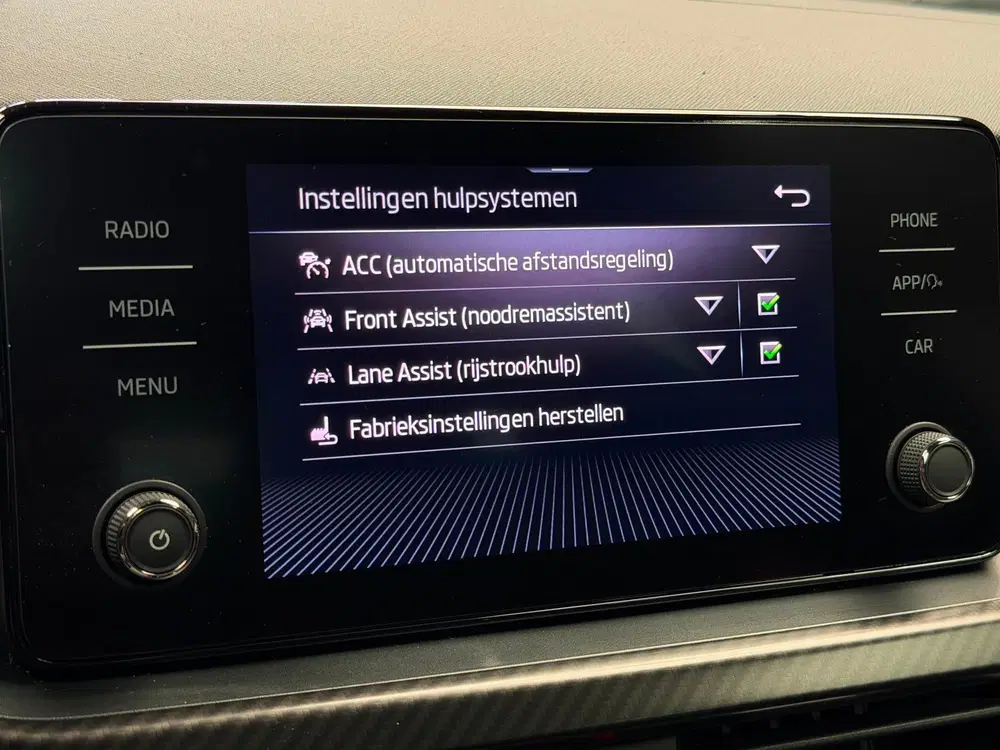 Skoda Kamiq 1.5 TSI Monte Carlo Pano CarPlay Camera uit 2022, foto 13