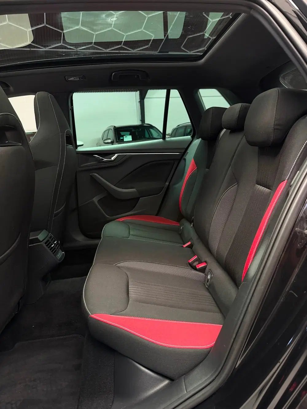 Skoda Kamiq 1.5 TSI Monte Carlo Pano CarPlay Camera uit 2022, foto 5