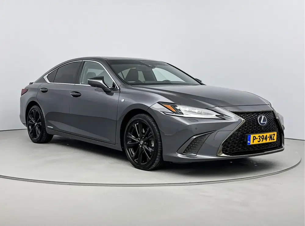 Lexus ES 300h F Sport Line uit 2022, foto 2