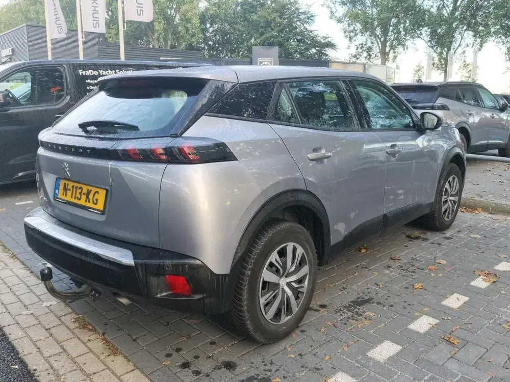 Peugeot 2008 1.2 PureTech Active uit 2021, foto 3
