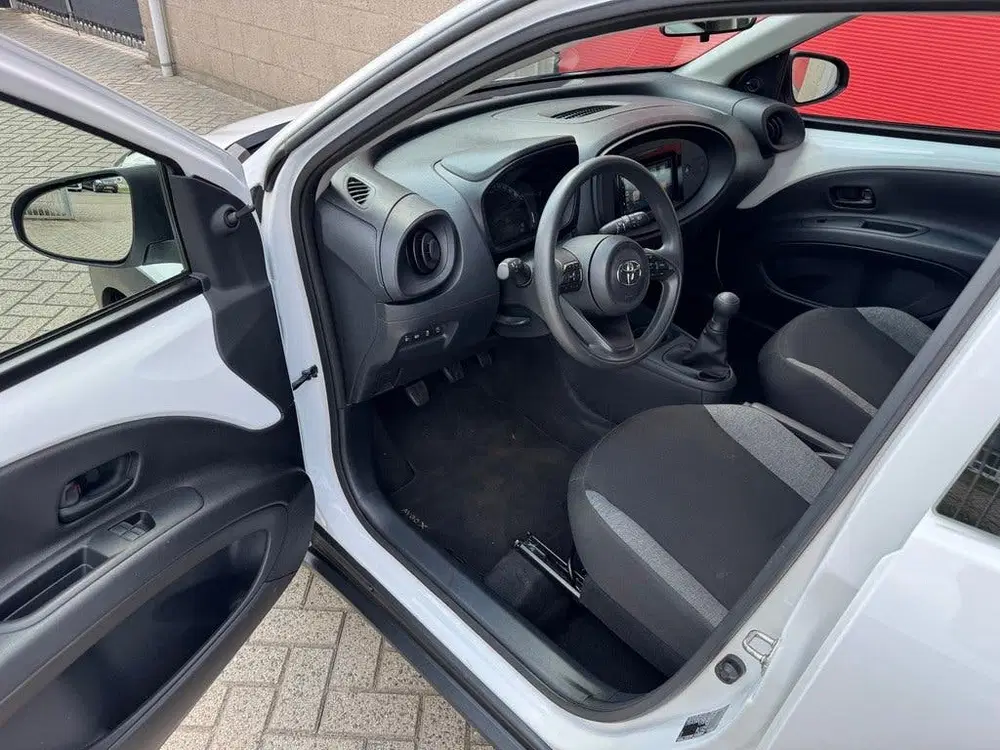 Toyota Aygo X 1.0 VVT-i MT uit 2023, foto 14