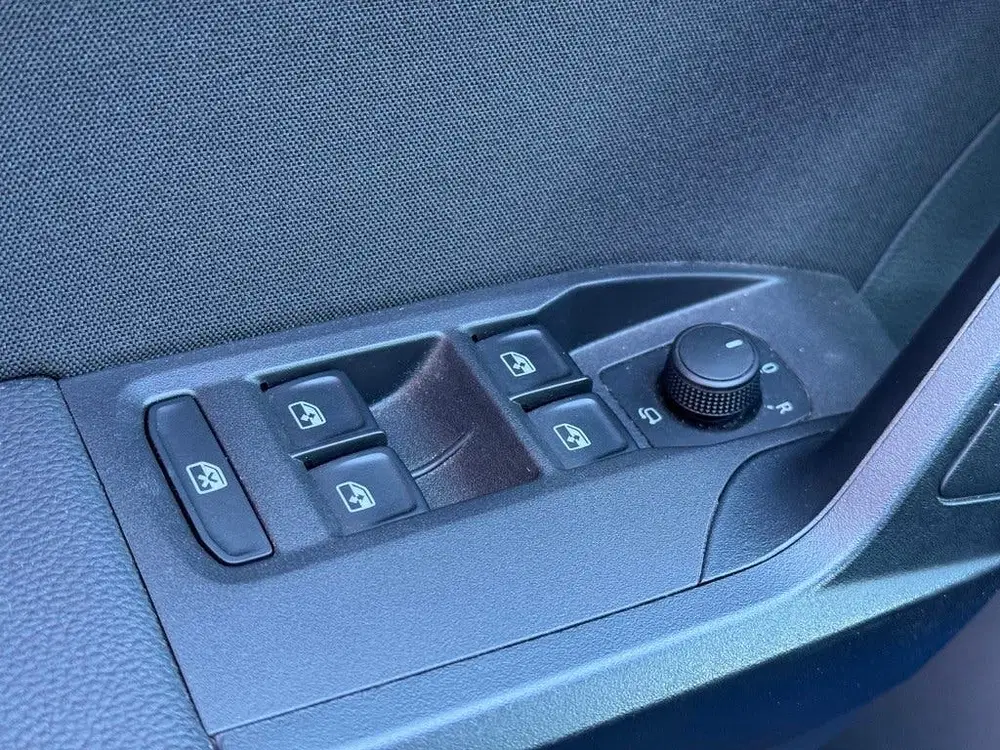 SEAT Arona 1.0 EcoTSI FR Business Connect uit 2025, foto 15