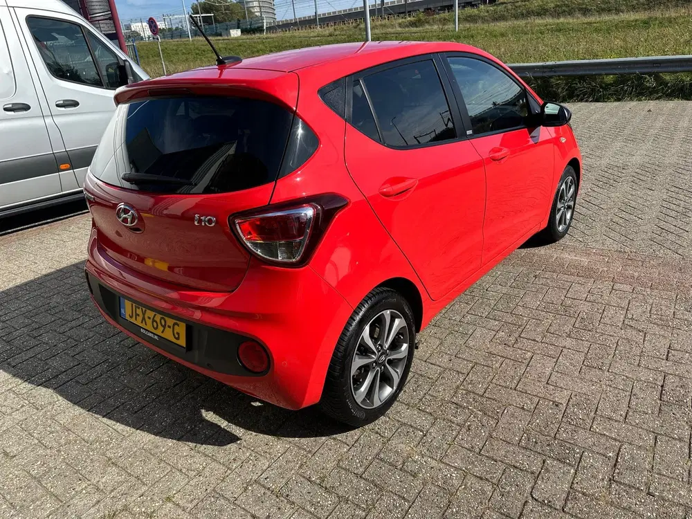 Hyundai i10 1.0i i-Motion Comfort AUTOMAAT uit 2019, foto 2