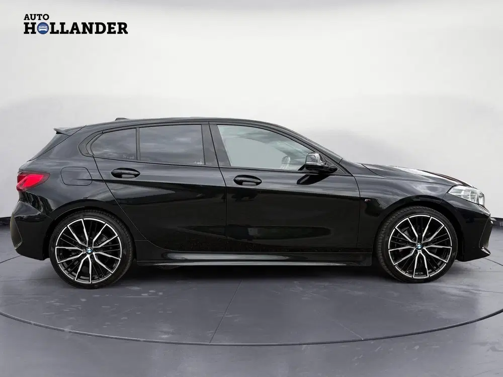 BMW 1-serie M sport uit 2022, foto 10