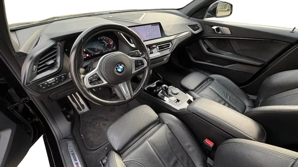 BMW 1-serie M sport uit 2022, foto 11