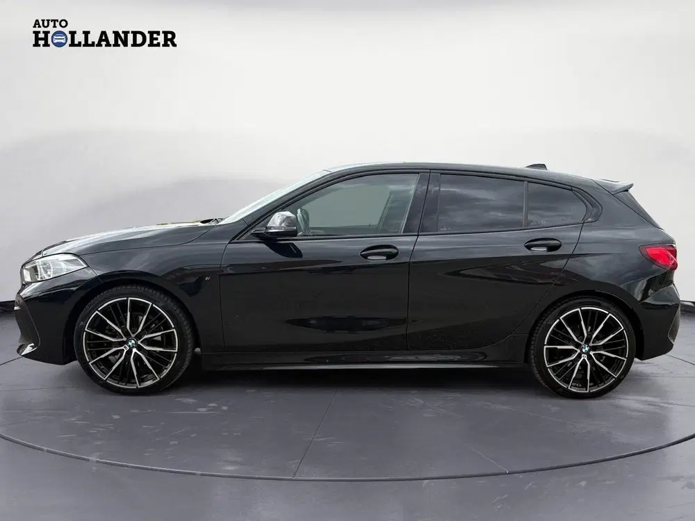 BMW 1-serie M sport uit 2022, foto 3