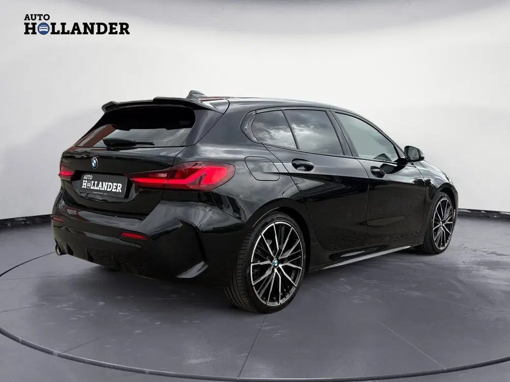 BMW 1-serie M sport uit 2022, foto 6