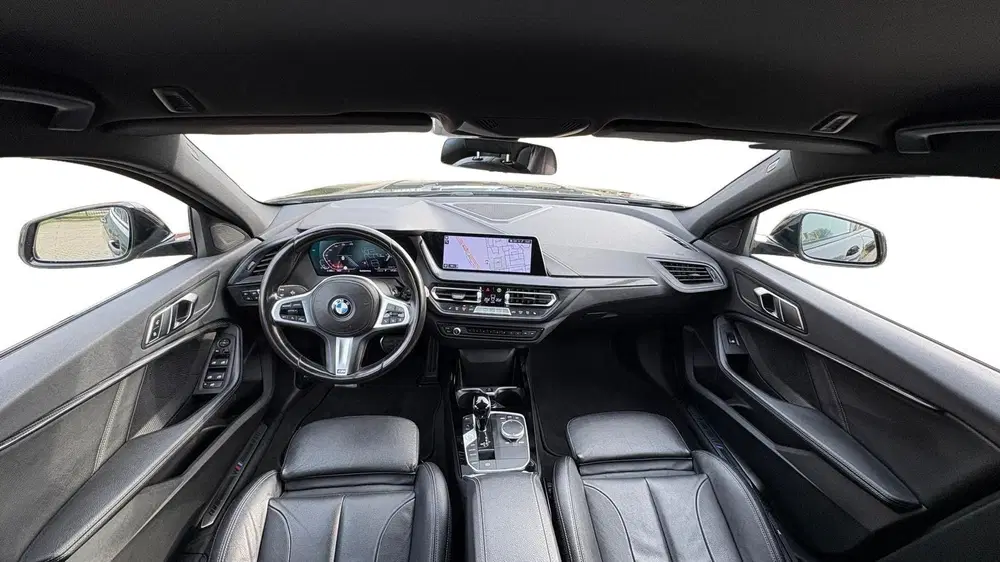BMW 1-serie M sport uit 2022, foto 9