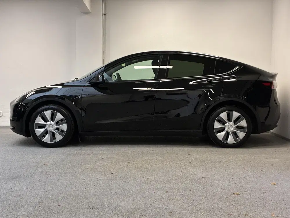 Tesla Model Y Long Range AWD 75 kWh uit 2023, foto 14