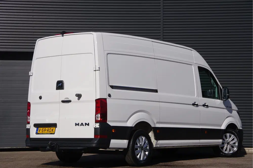 MAN TGE 3.140 35 2.0 L3H3(L2H2) 3-ZITS AUT. TREKHA uit 2021, foto 2