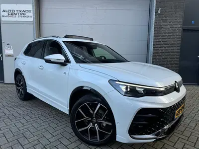 Volkswagen Tiguan 1.5 eTSI R-Line [Pano uit 2024