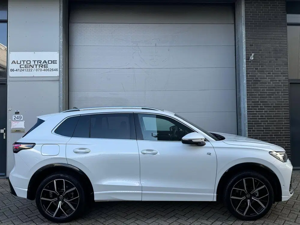 Volkswagen Tiguan 1.5 eTSI R-Line [Pano uit 2024, foto 2
