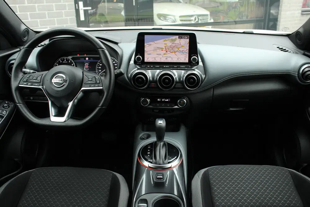 Nissan Juke 1.0 DIG-T N-Connecta uit 2020, foto 2