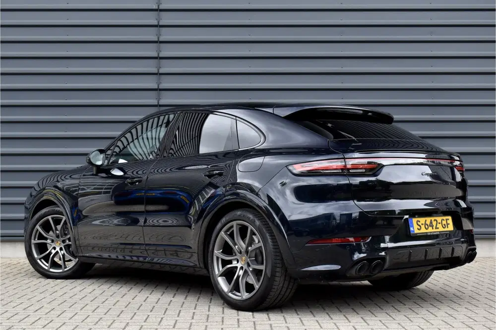 Porsche Cayenne Cayenne Coupé 3.0 E-Hybrid Platinum Editio uit 2023, foto 2