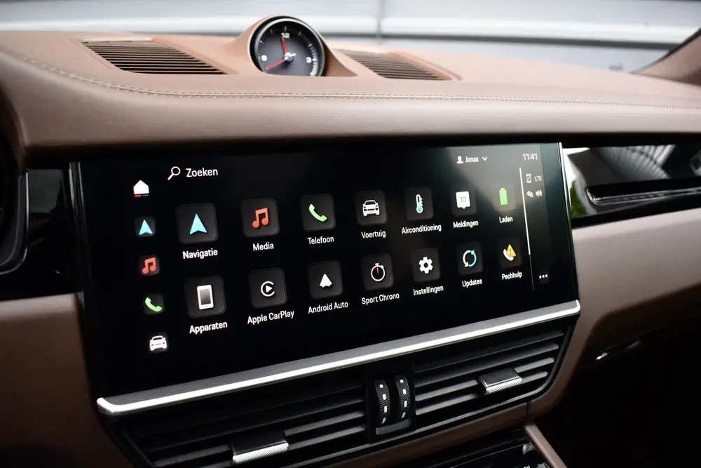 Porsche Cayenne Cayenne Coupé 3.0 E-Hybrid Platinum Editio uit 2023, foto 9