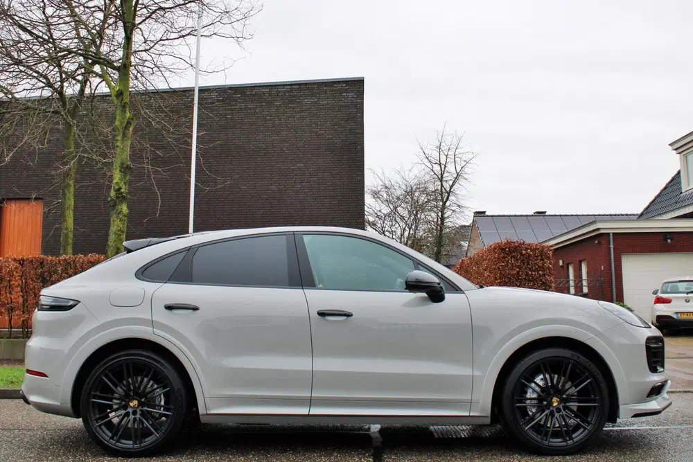 Porsche Cayenne Cayenne Coupé 3.0 E-Hybrid uit 2021, foto 2