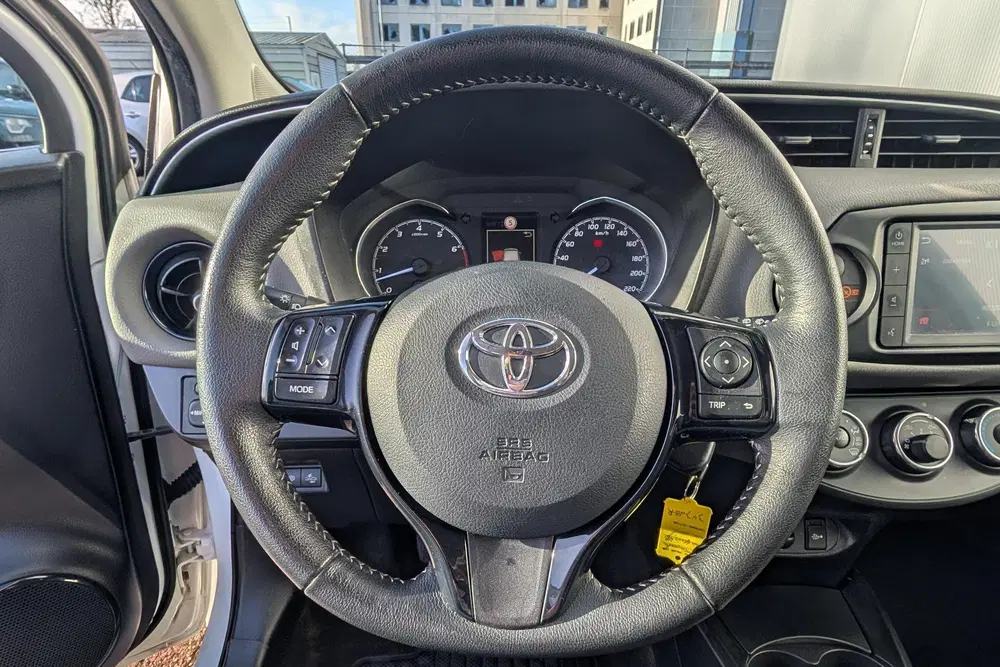 Toyota Yaris 1.5 VVT-i Design Red uit 2020, foto 10