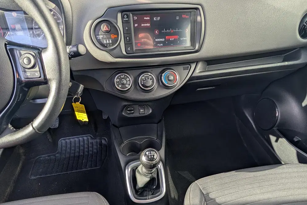 Toyota Yaris 1.5 VVT-i Design Red uit 2020, foto 11