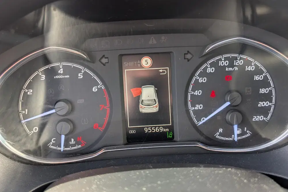 Toyota Yaris 1.5 VVT-i Design Red uit 2020, foto 13