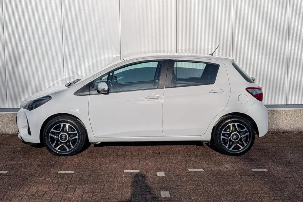 Toyota Yaris 1.5 VVT-i Design Red uit 2020, foto 4