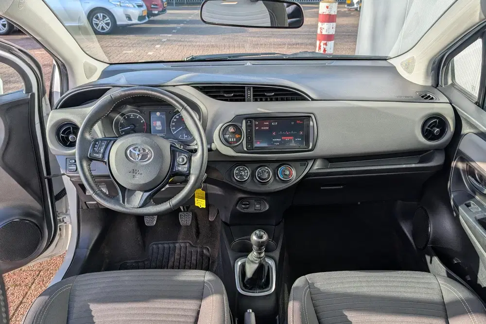 Toyota Yaris 1.5 VVT-i Design Red uit 2020, foto 9